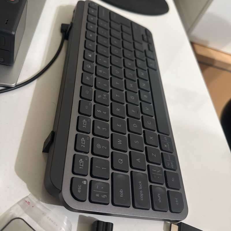 Supporto per tastiera, piedini - Ergonomic Desk Setup Keyboard recensione e prezzo